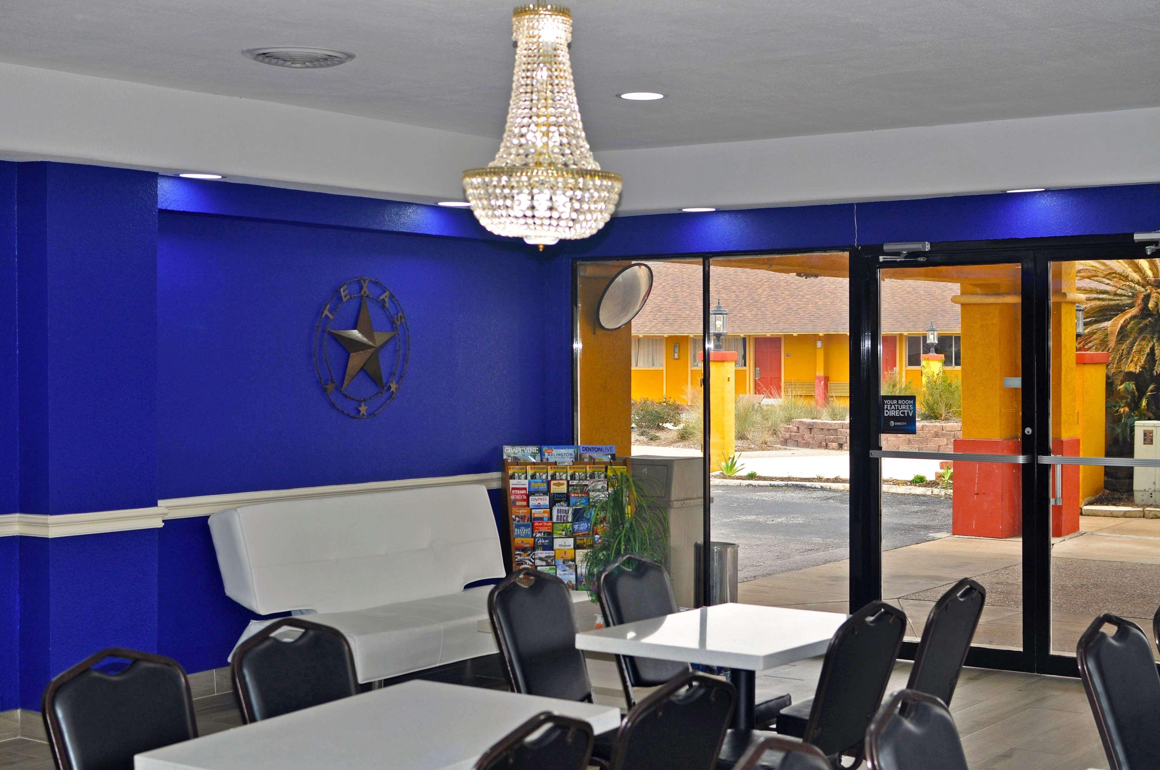 Americas Best Value Inn & Suites Brenham Exteriör bild