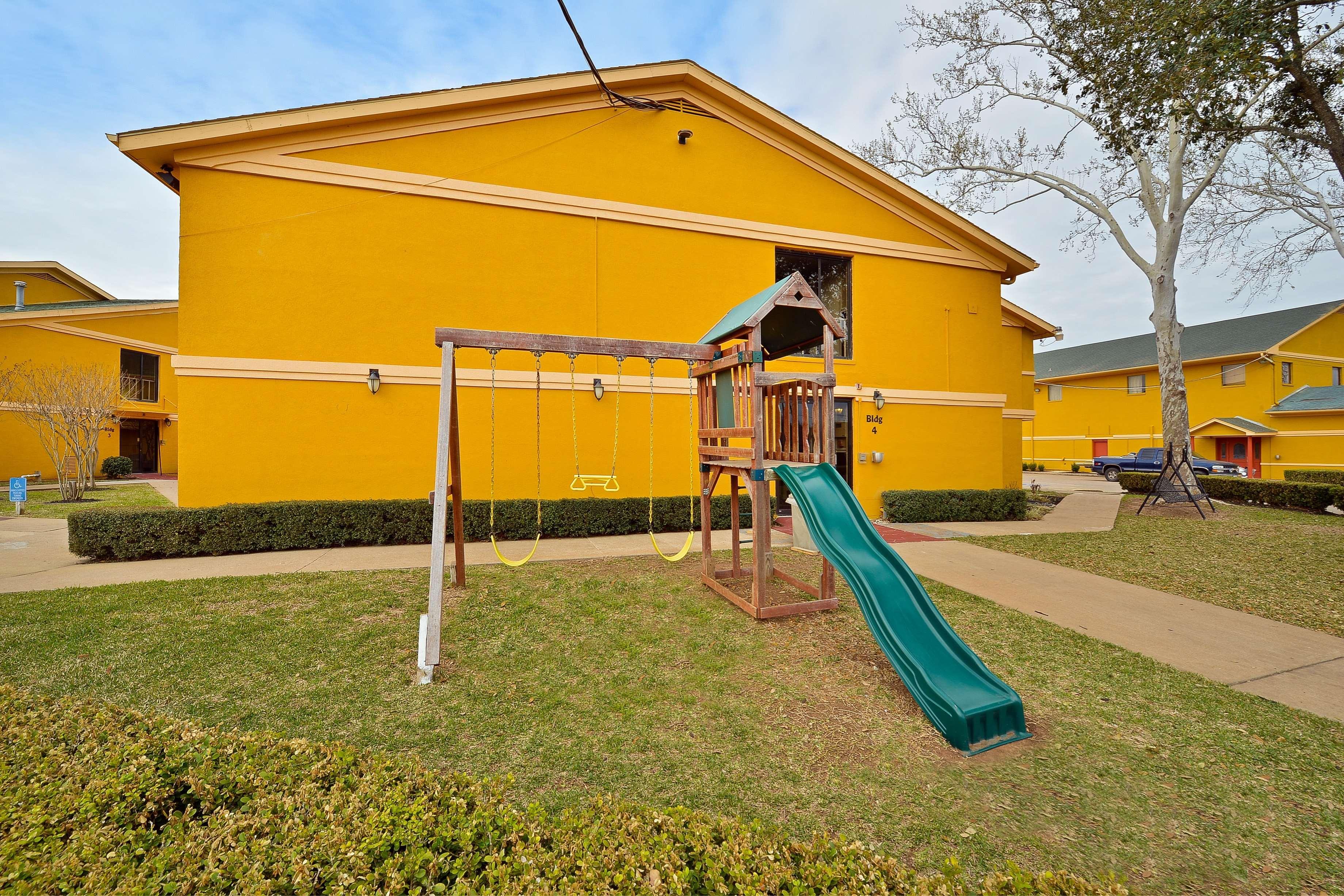 Americas Best Value Inn & Suites Brenham Exteriör bild