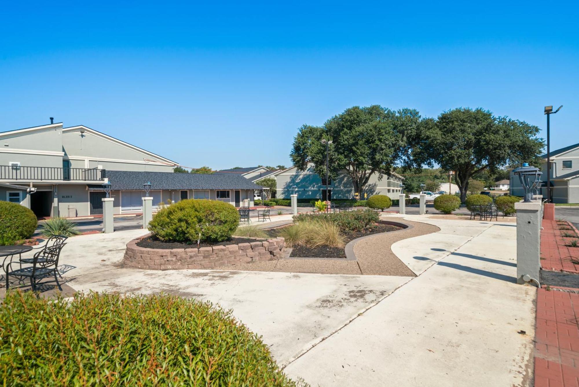 Americas Best Value Inn & Suites Brenham Exteriör bild