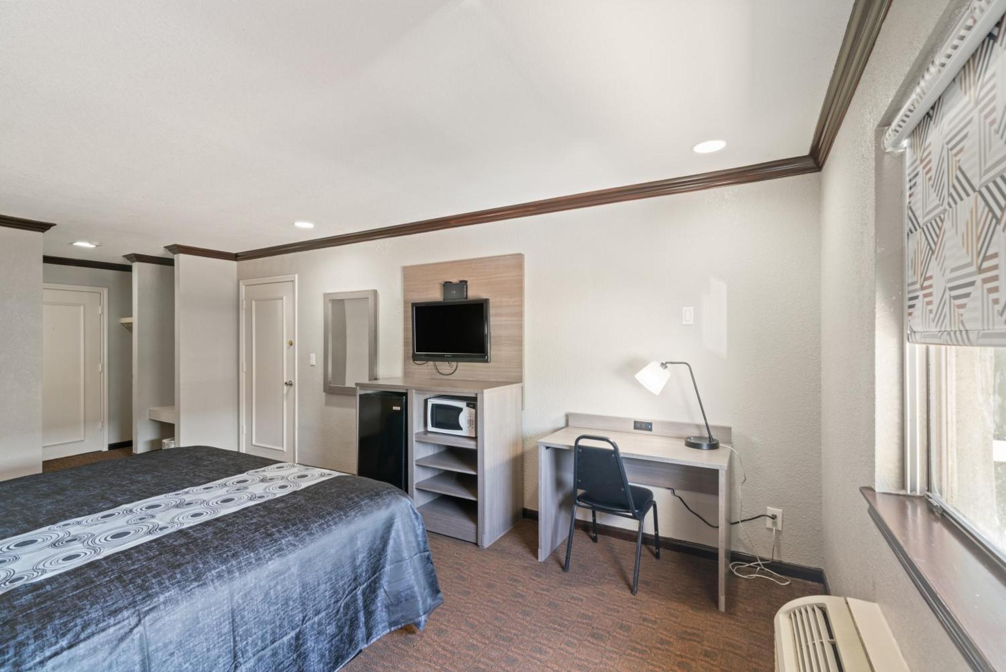 Americas Best Value Inn & Suites Brenham Exteriör bild
