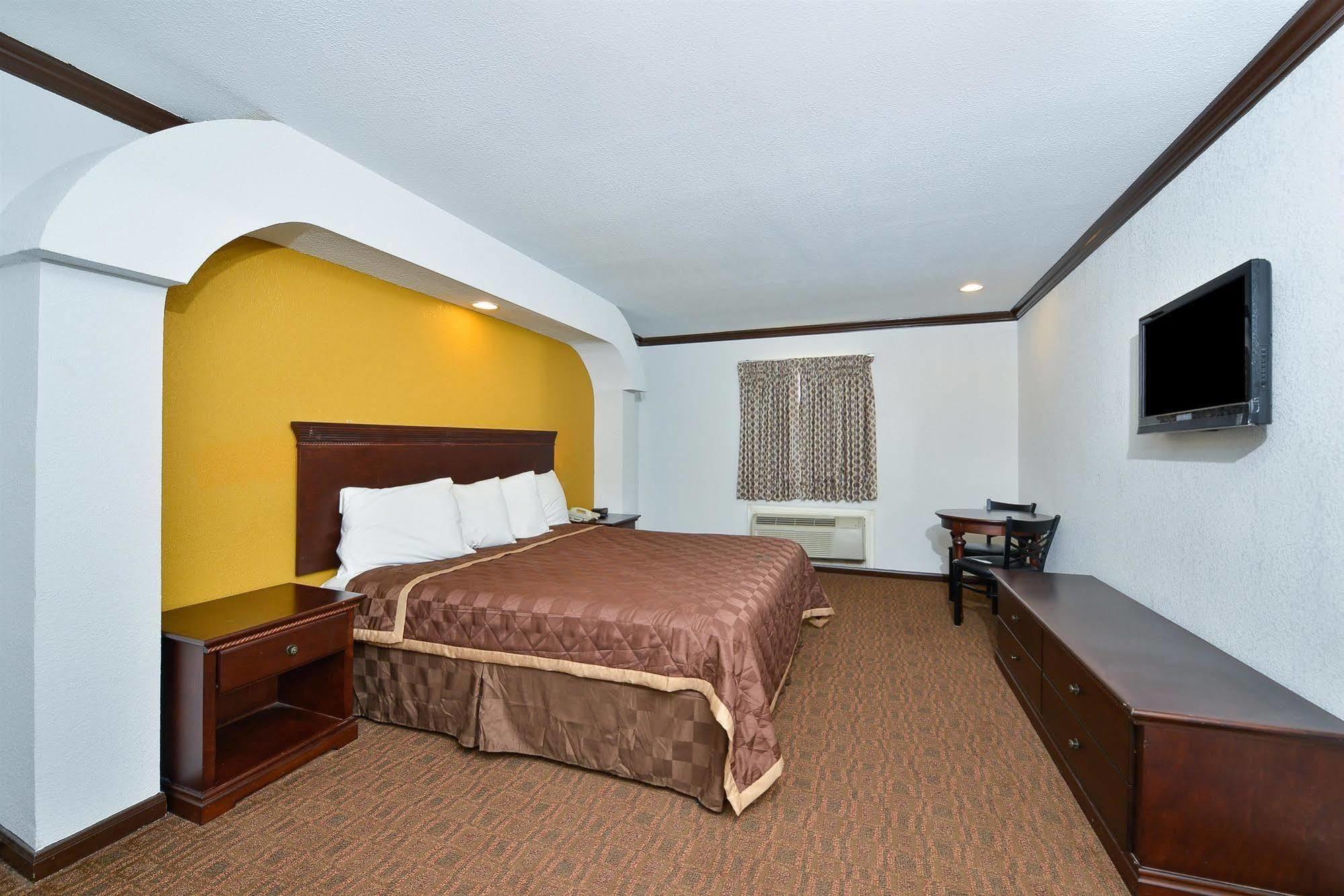Americas Best Value Inn & Suites Brenham Exteriör bild